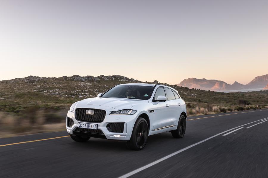  Jaguar F-Pace 25d AWD Chequered Flag 2020 года  (ZA) (фото 14 из 37)